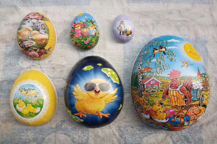 Reusable paper eggs for Easter day